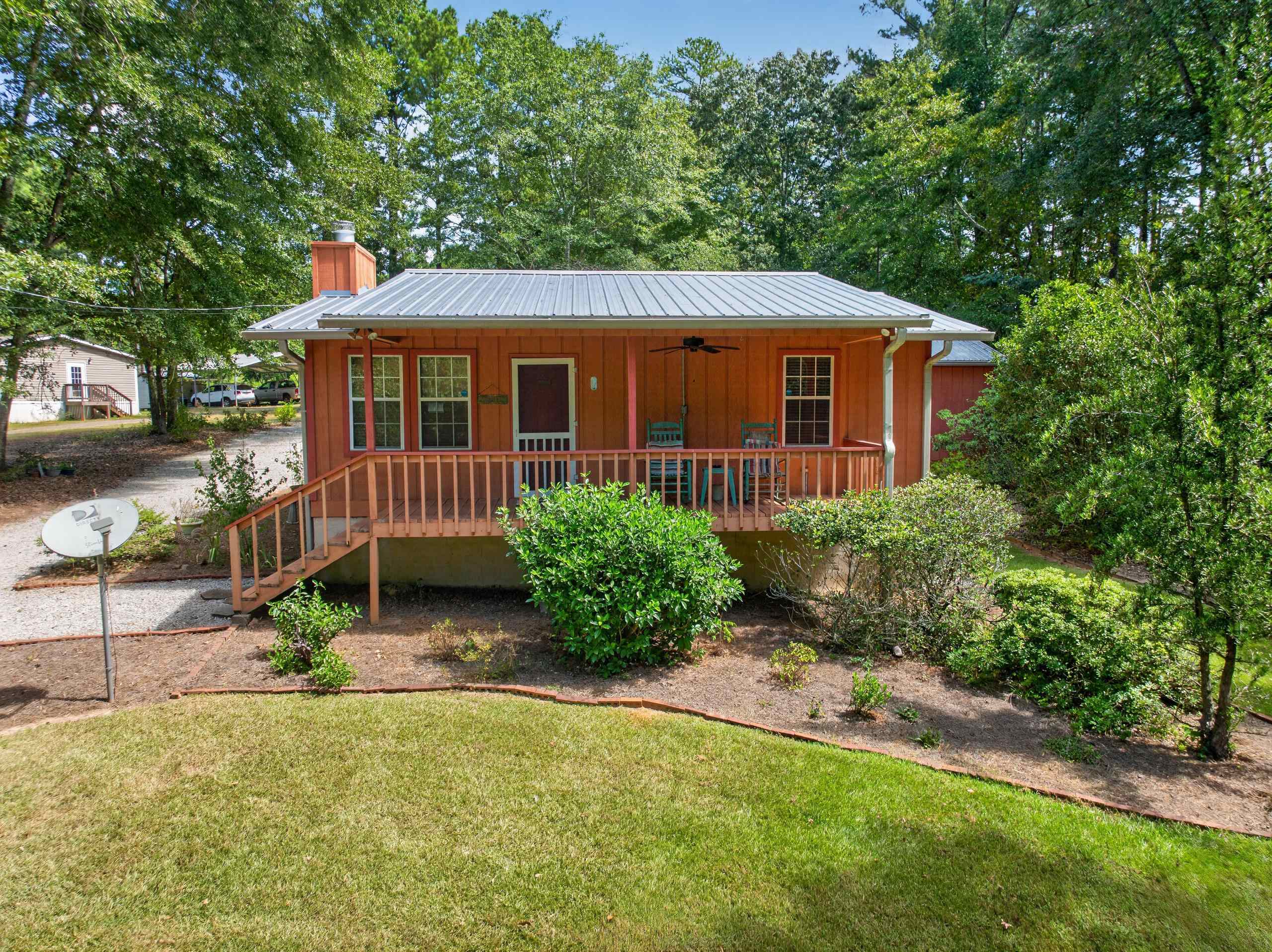 923 Crooked Creek Road Property Photo 1