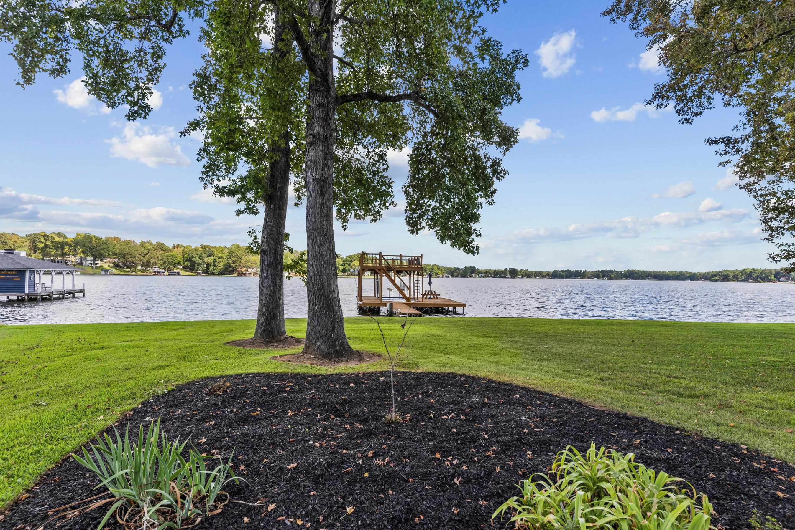 121 Cherry Point Property Photo 10