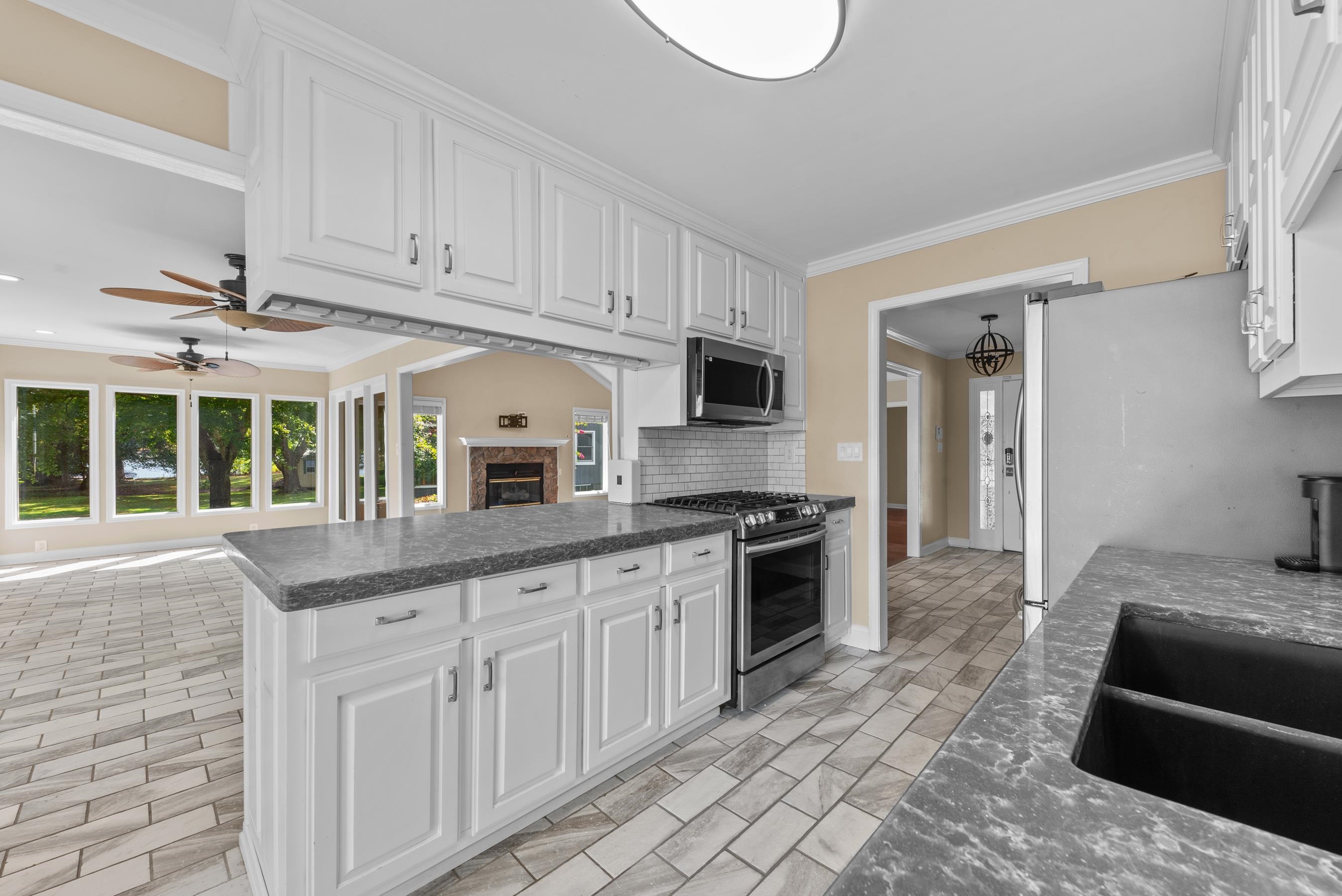 121 Cherry Point Property Photo 19