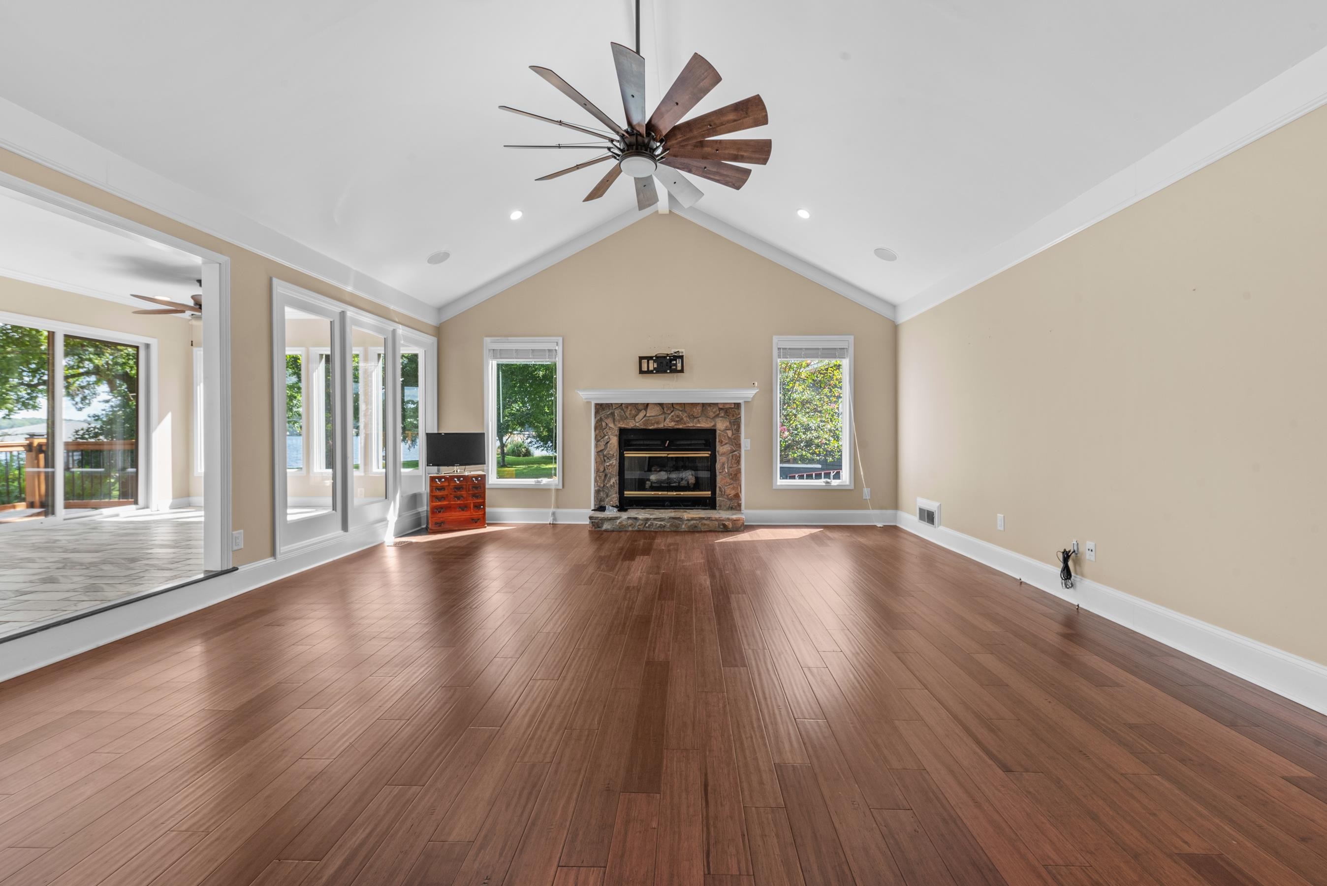 121 Cherry Point Property Photo 23