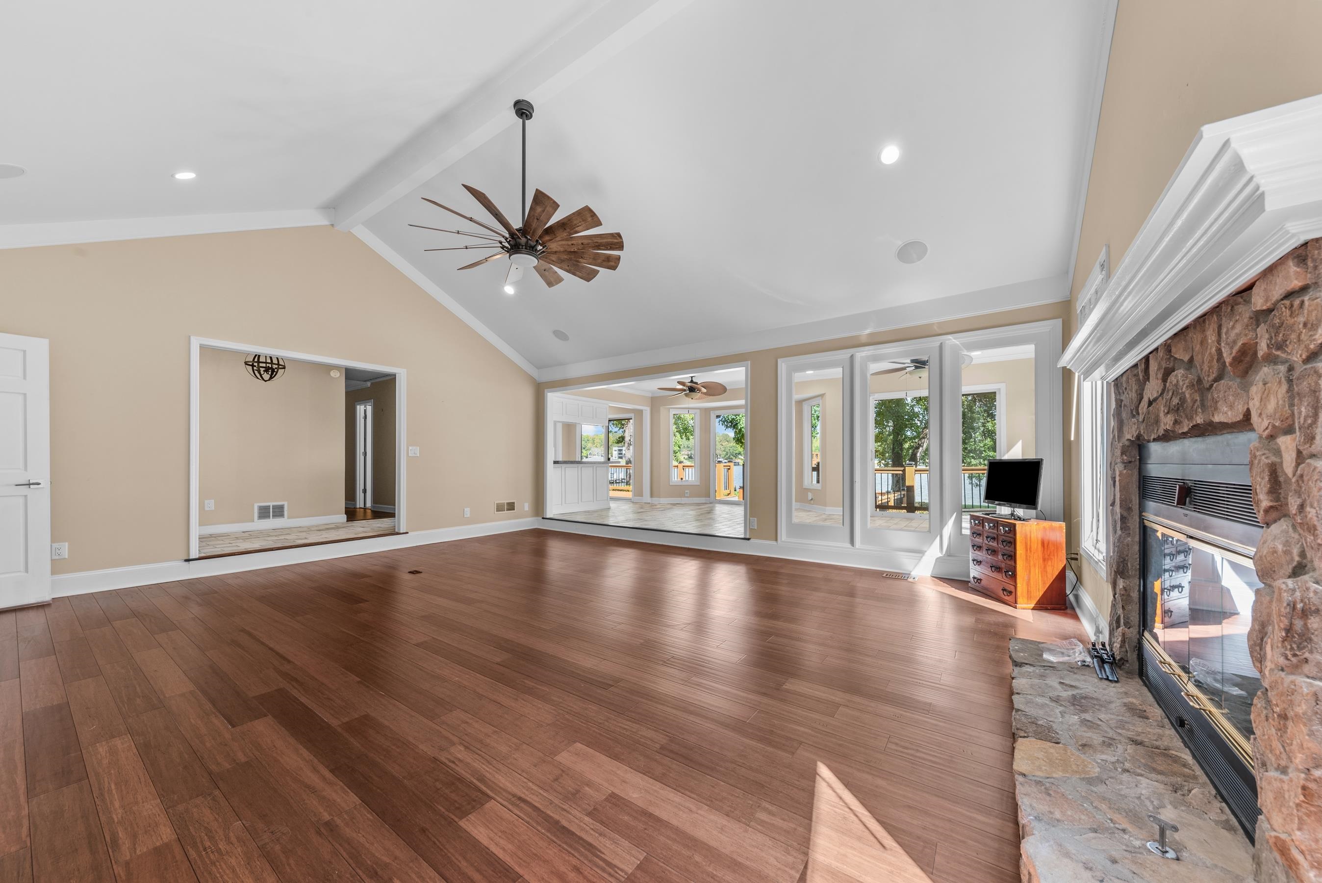 121 Cherry Point Property Photo 24
