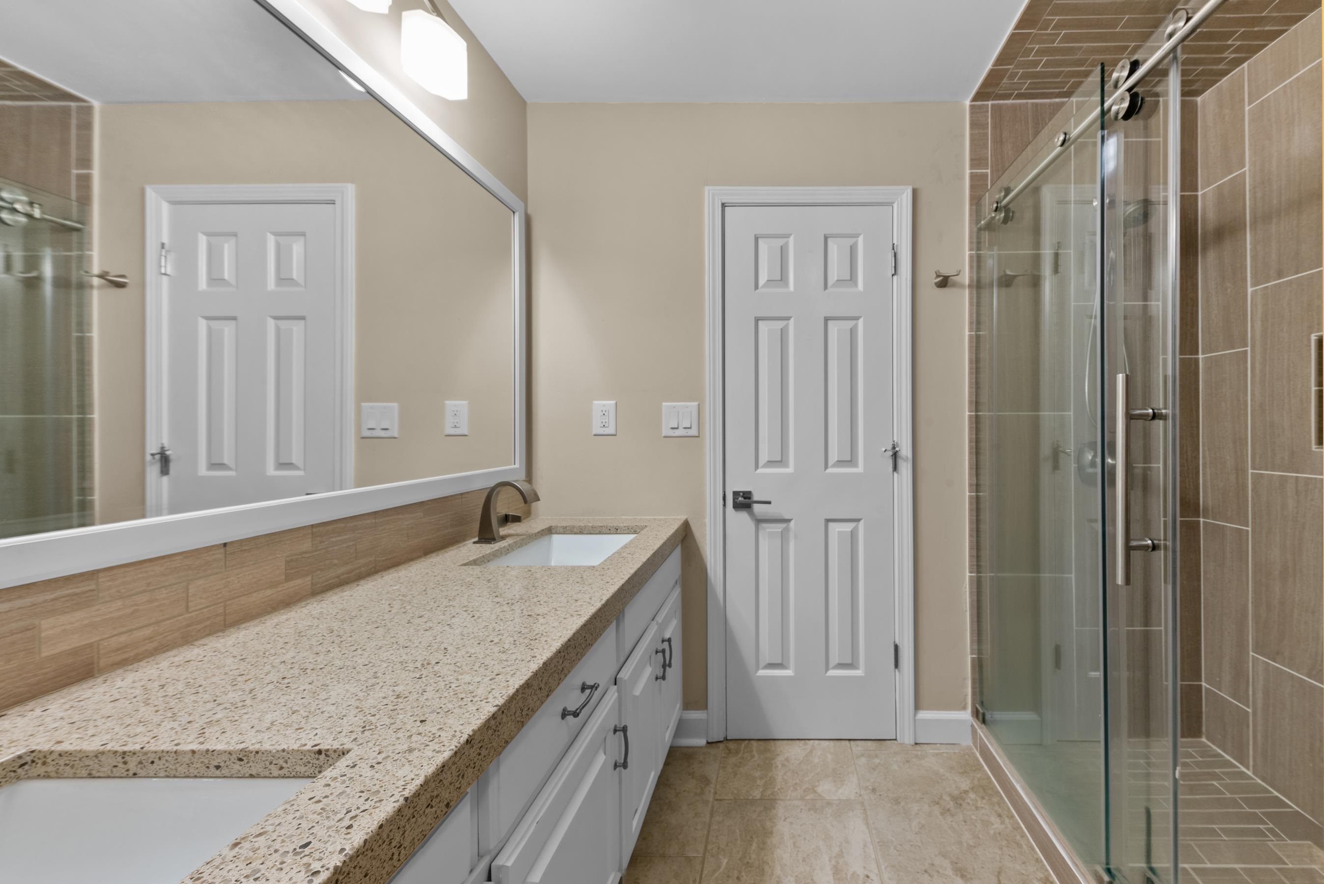 121 Cherry Point Property Photo 27