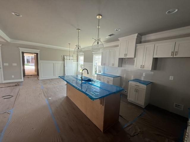 1050 Bridle Trail Property Photo 8