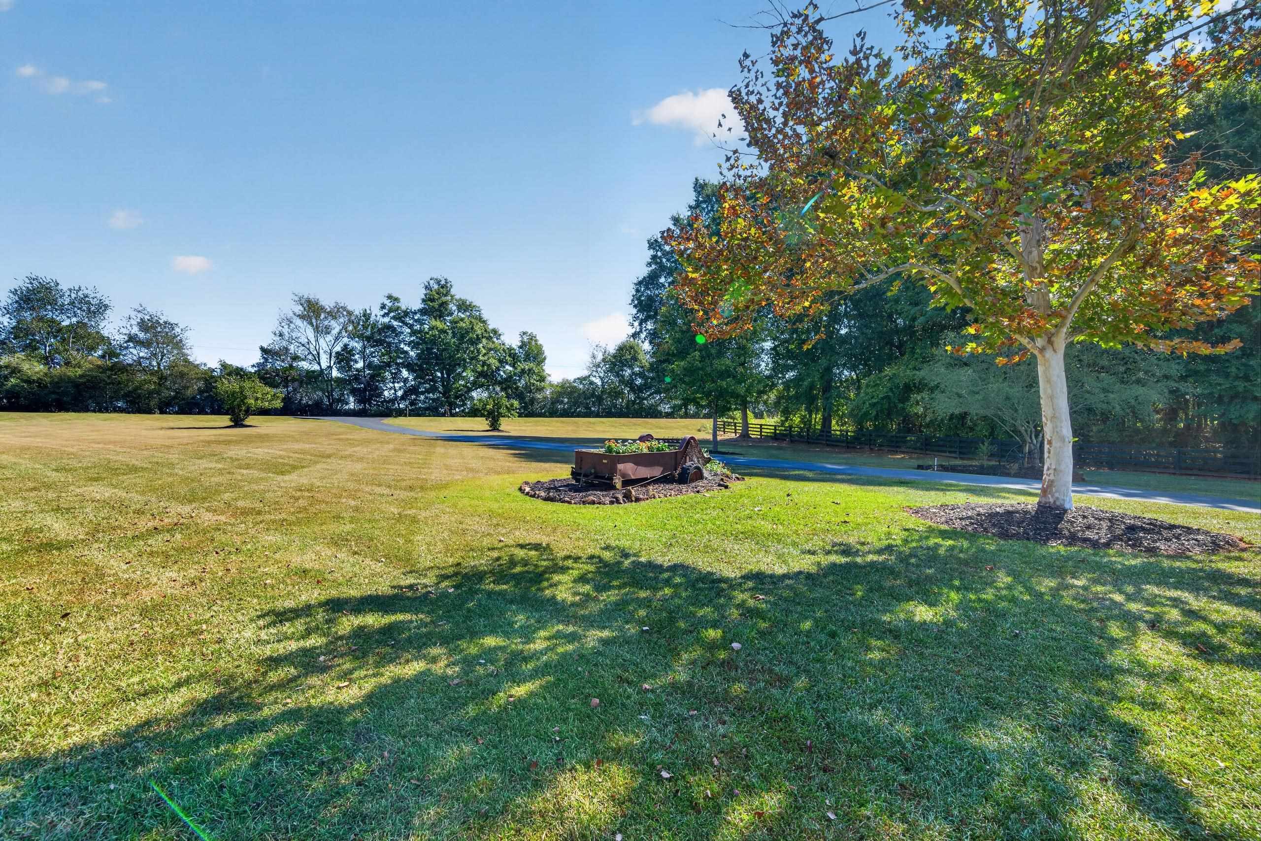 2030 Aqua Road Property Photo 5