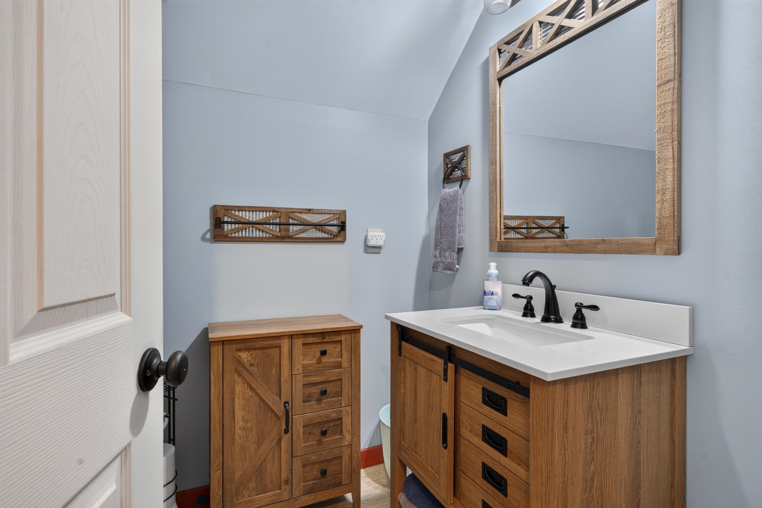 2030 Aqua Road Property Photo 52