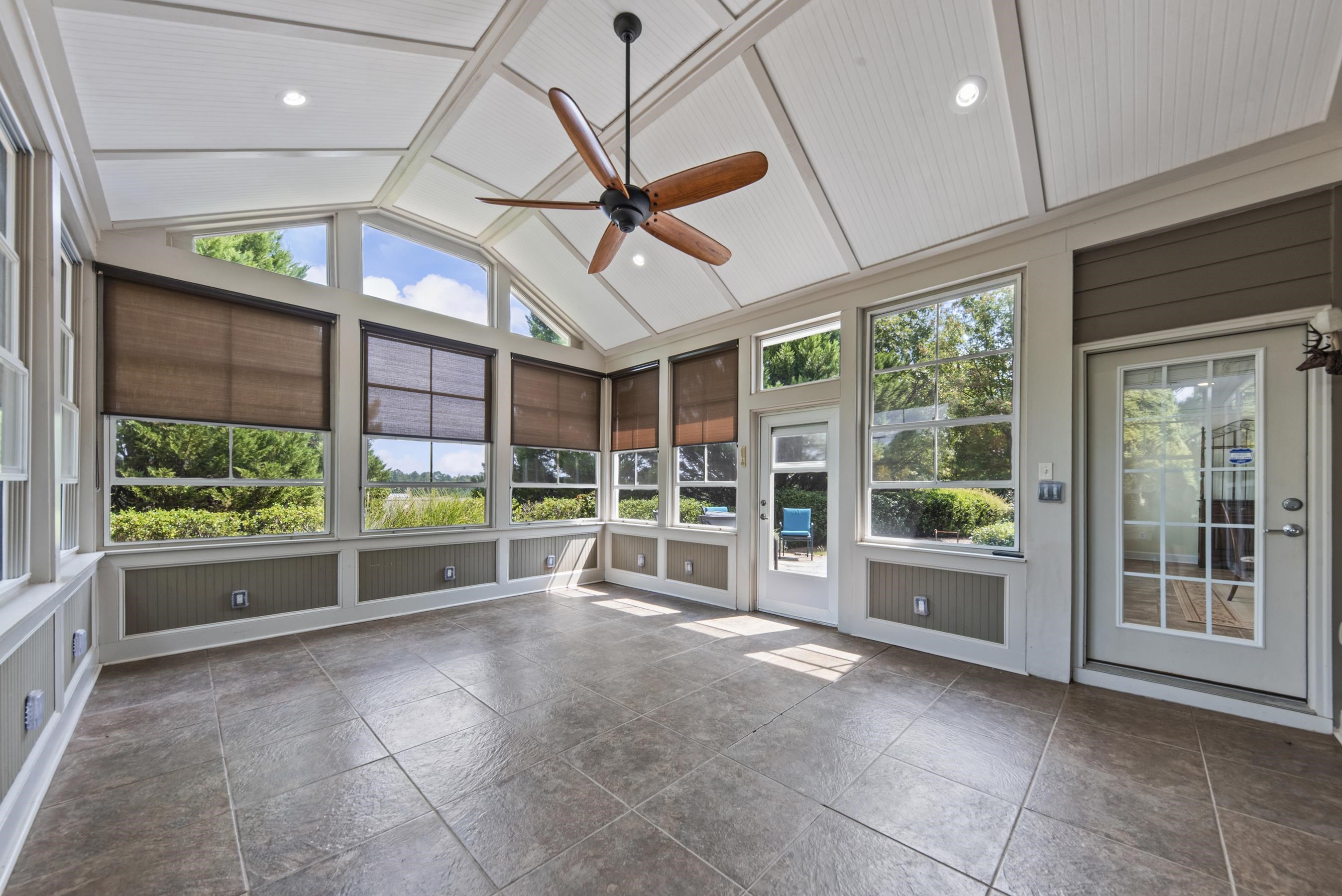 1000 Water Front Road Property Photo 25