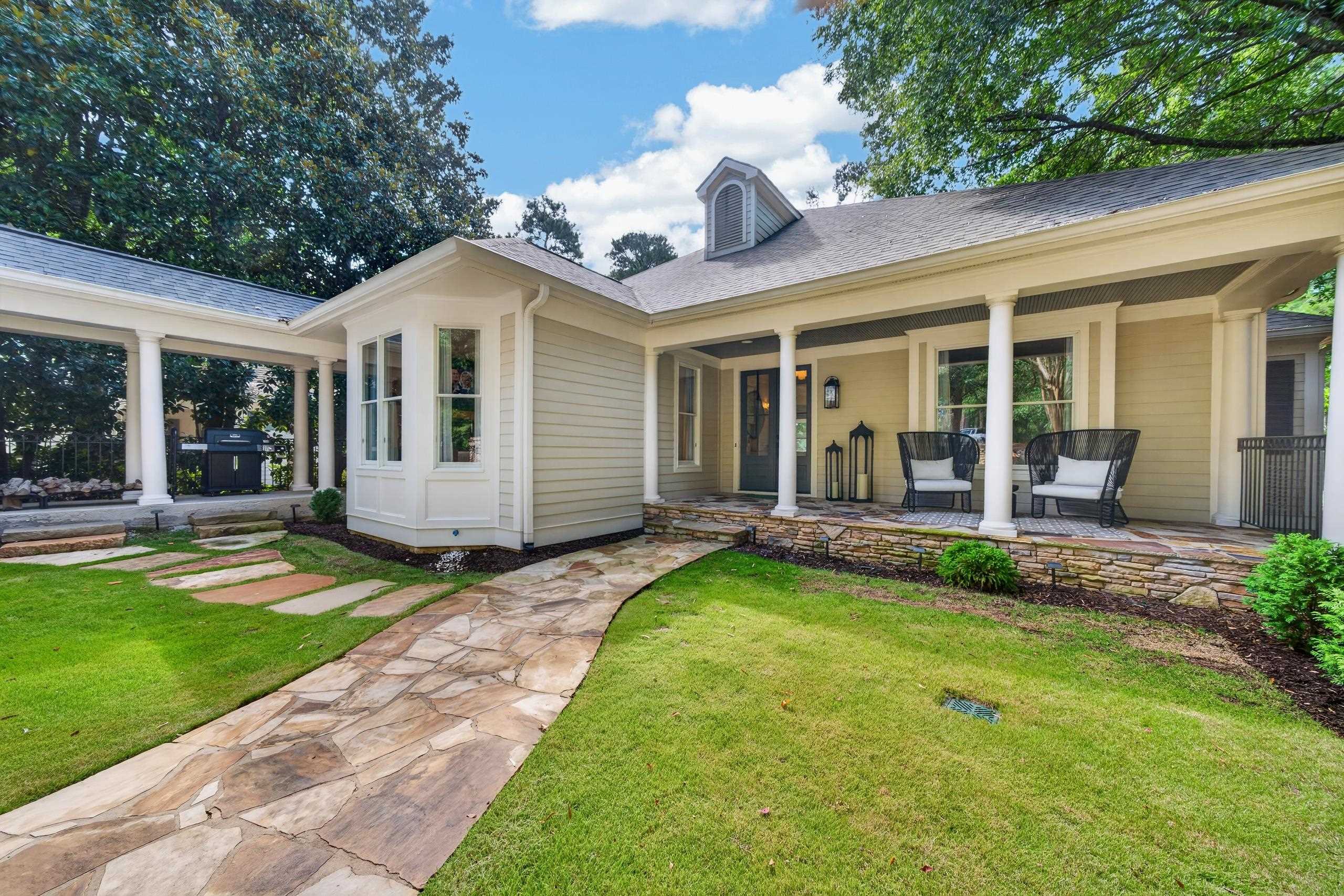 1051 Olde Chapel Lane Property Photo 4