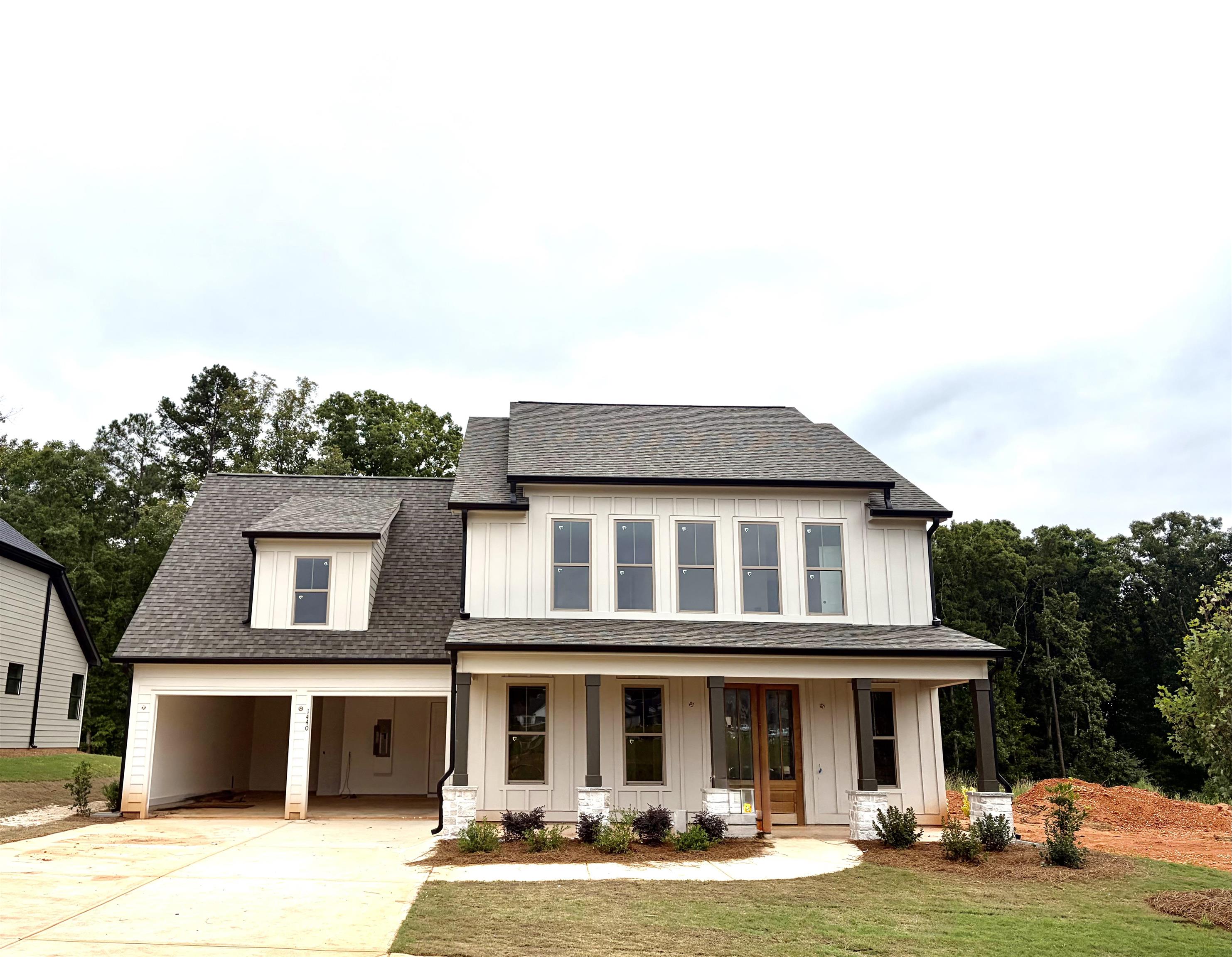 1440 LEGEND DR Property Photo 1