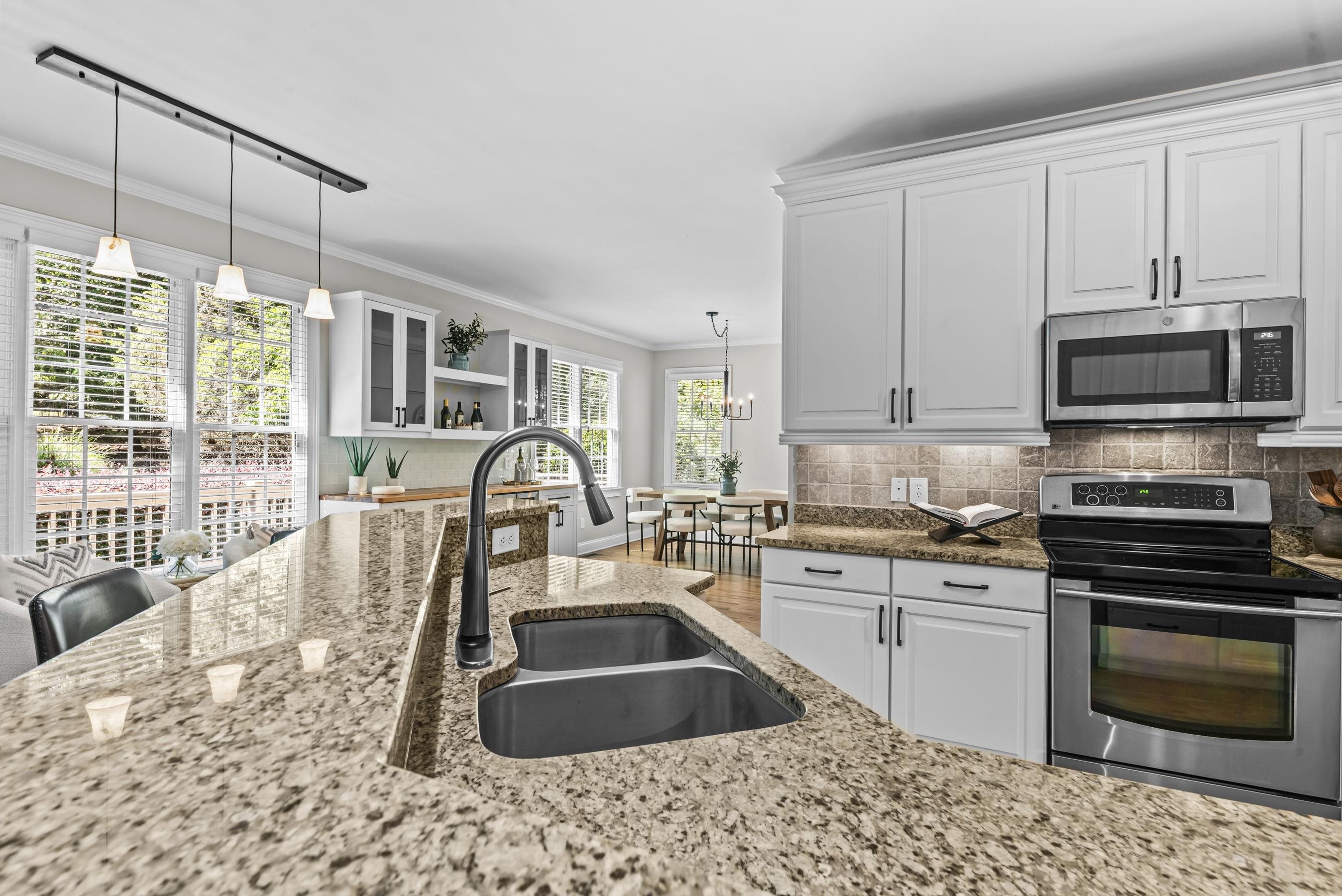 107 Oakton North Property Photo 24