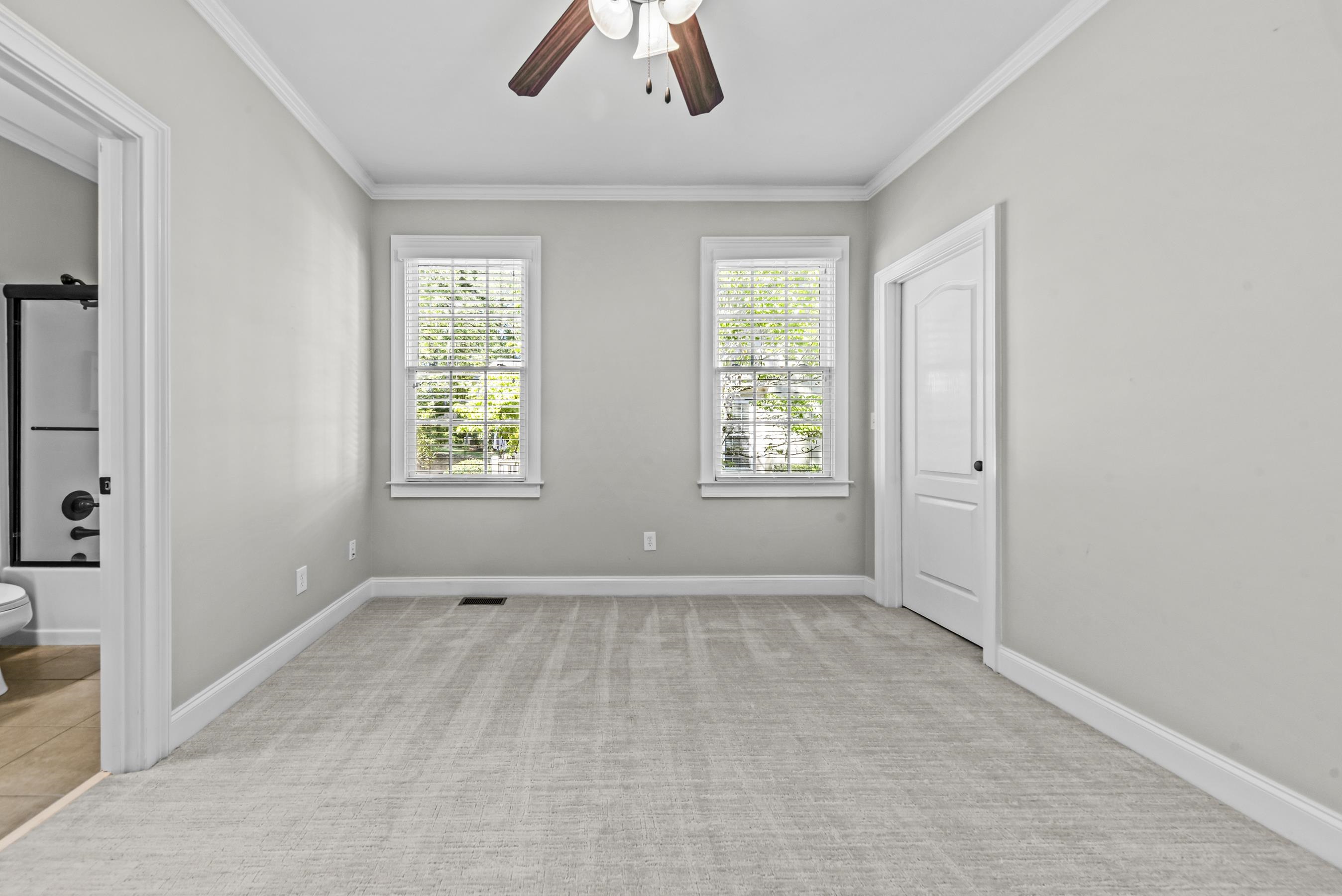 107 Oakton North Property Photo 33