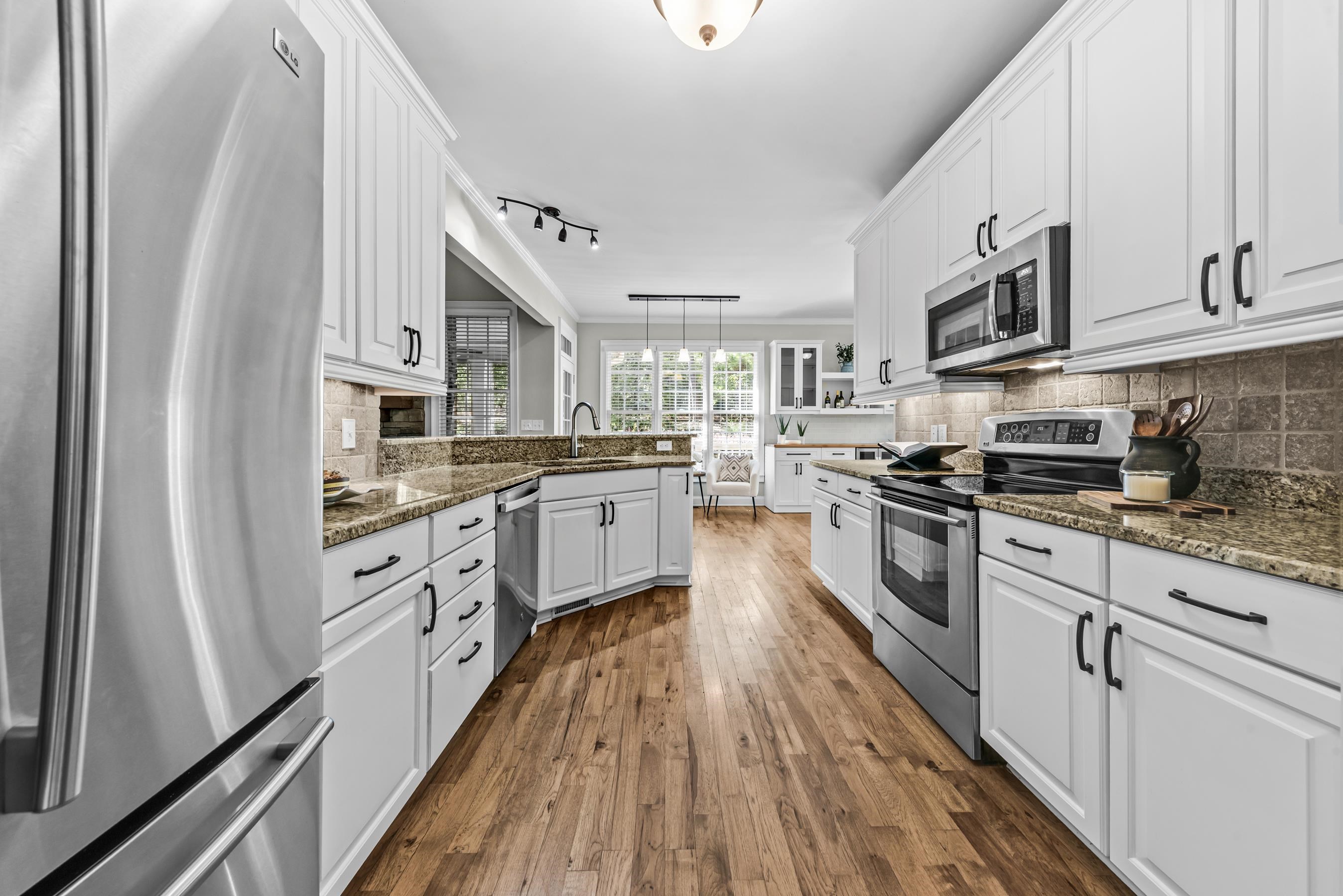 107 Oakton North Property Photo 37