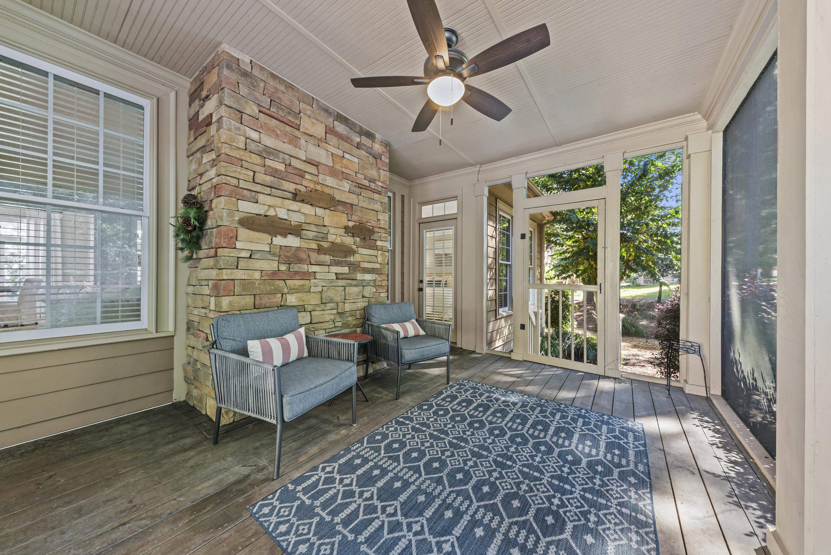 107 Oakton North Property Photo 48