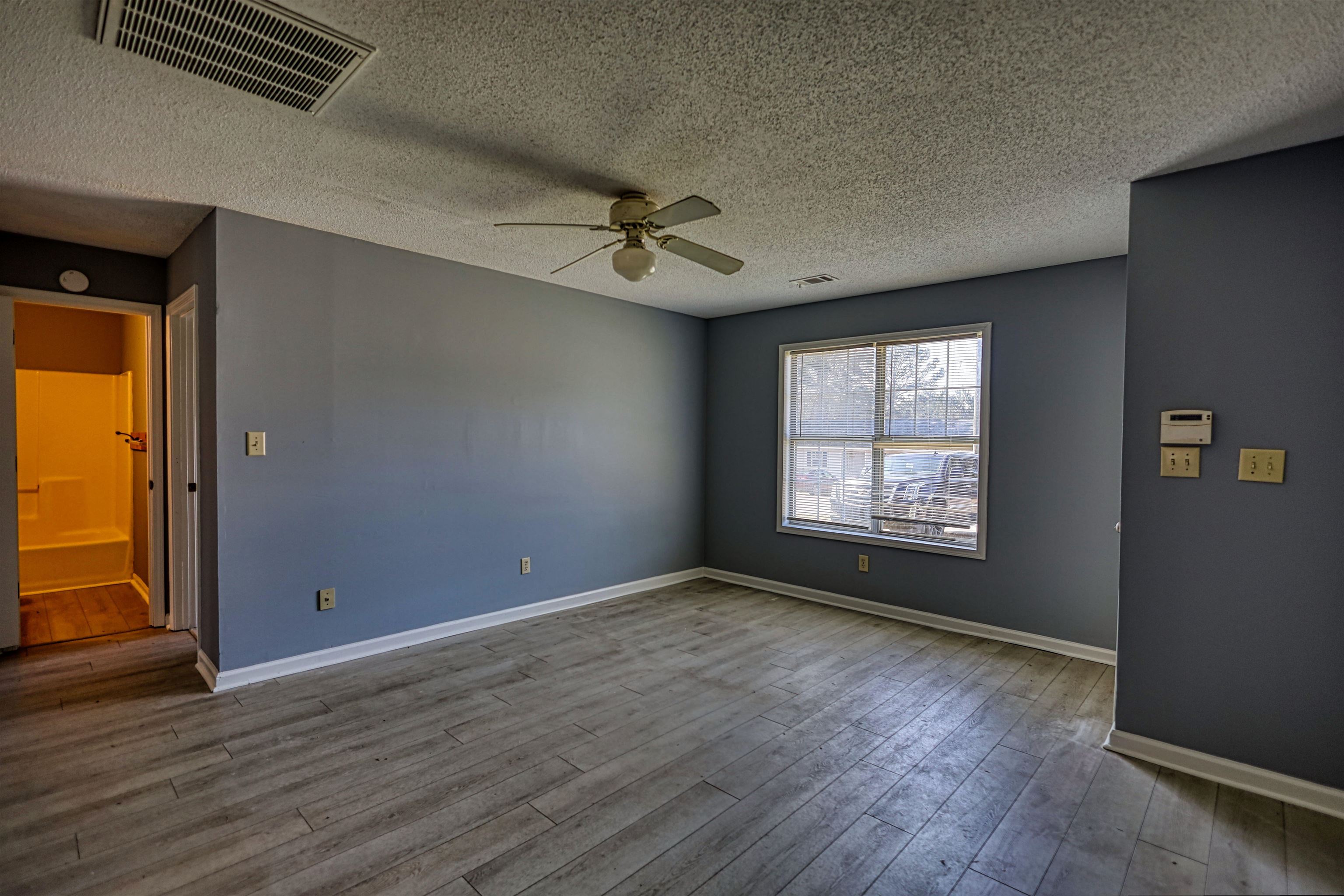 2313 Ne Laura Court Property Photo 6