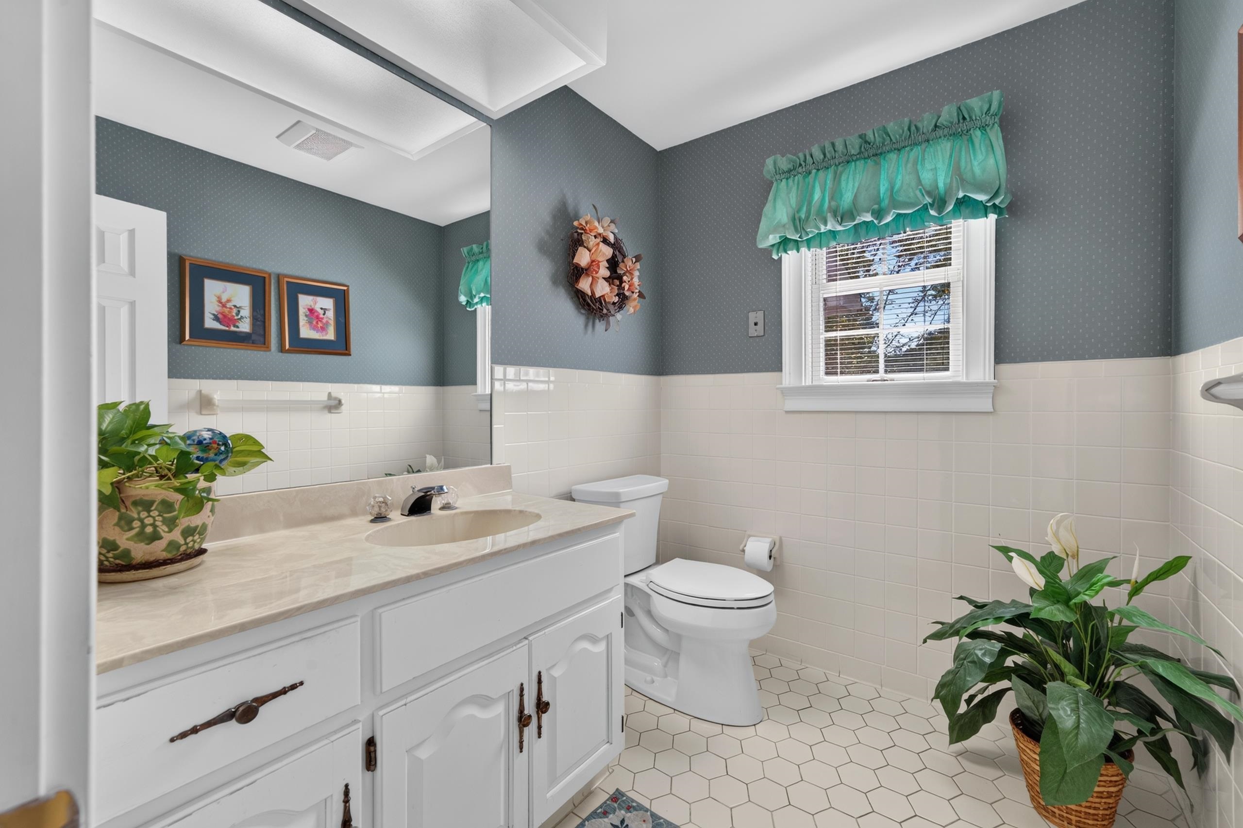100 Bradford Drive Property Photo 16