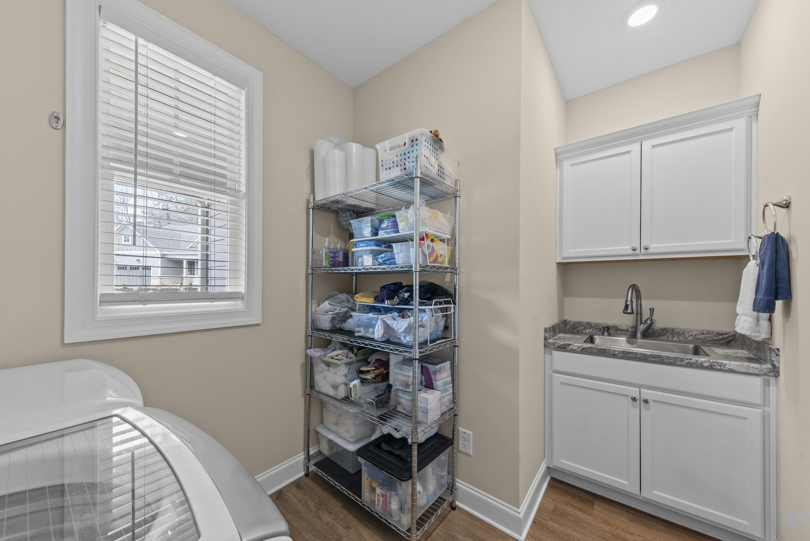 1011 Lofter Place Property Photo 28