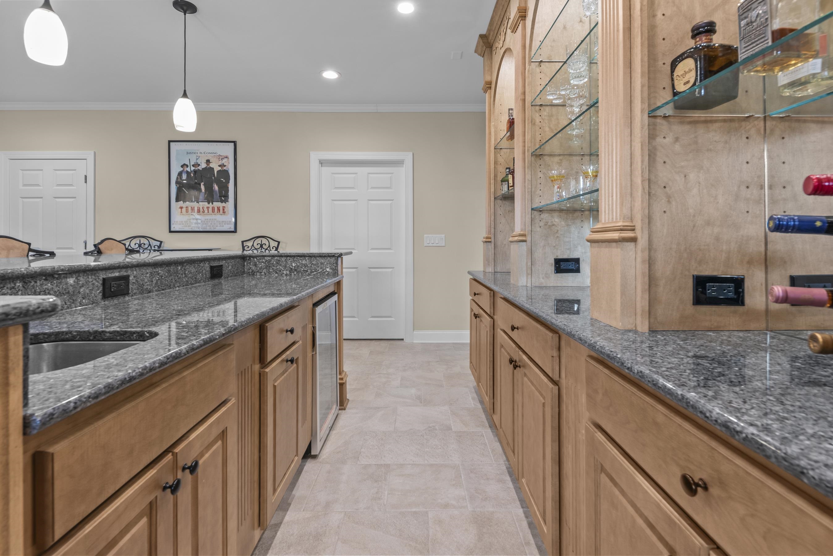1011 Lofter Place Property Photo 48