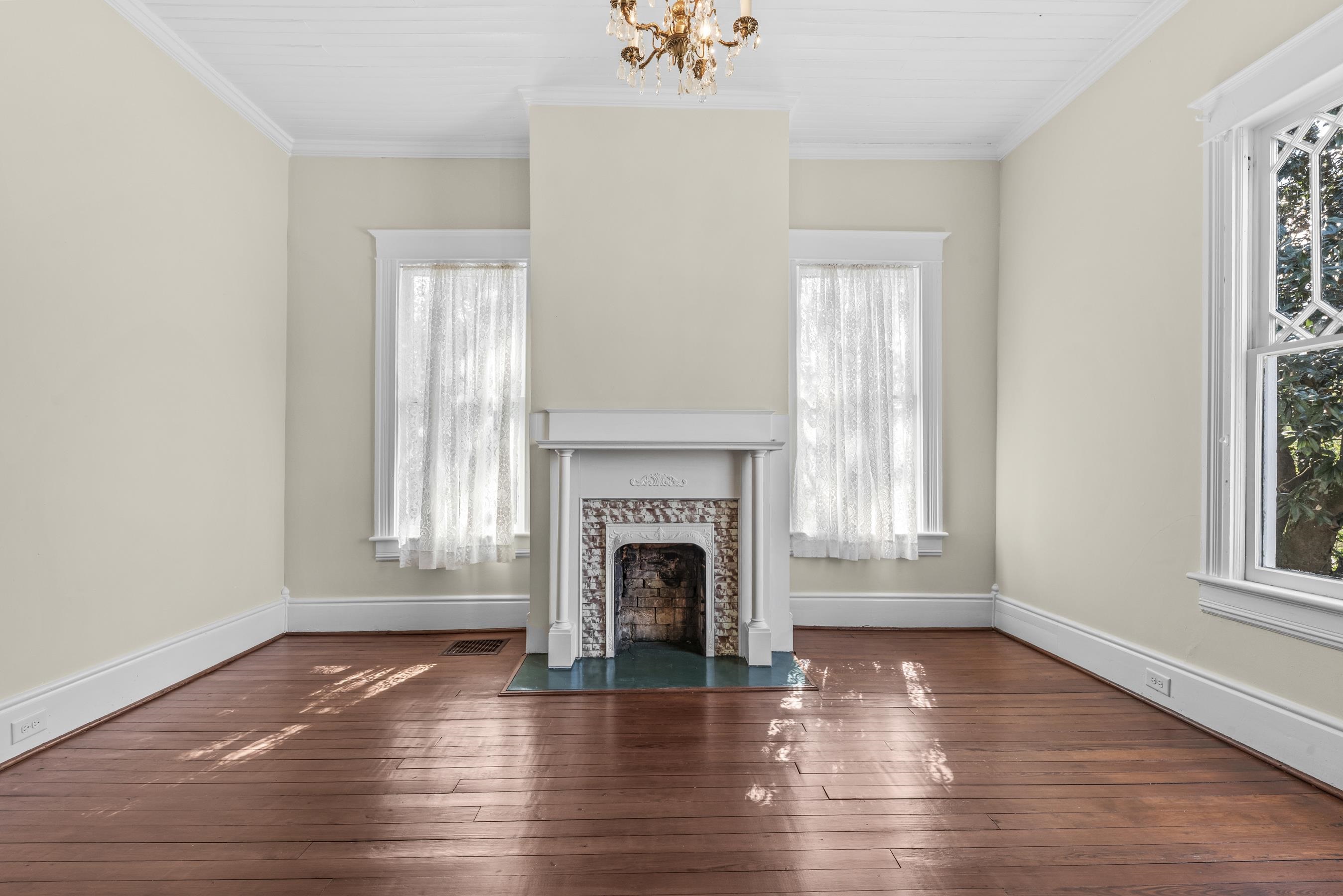 301 N East Street Property Photo 52