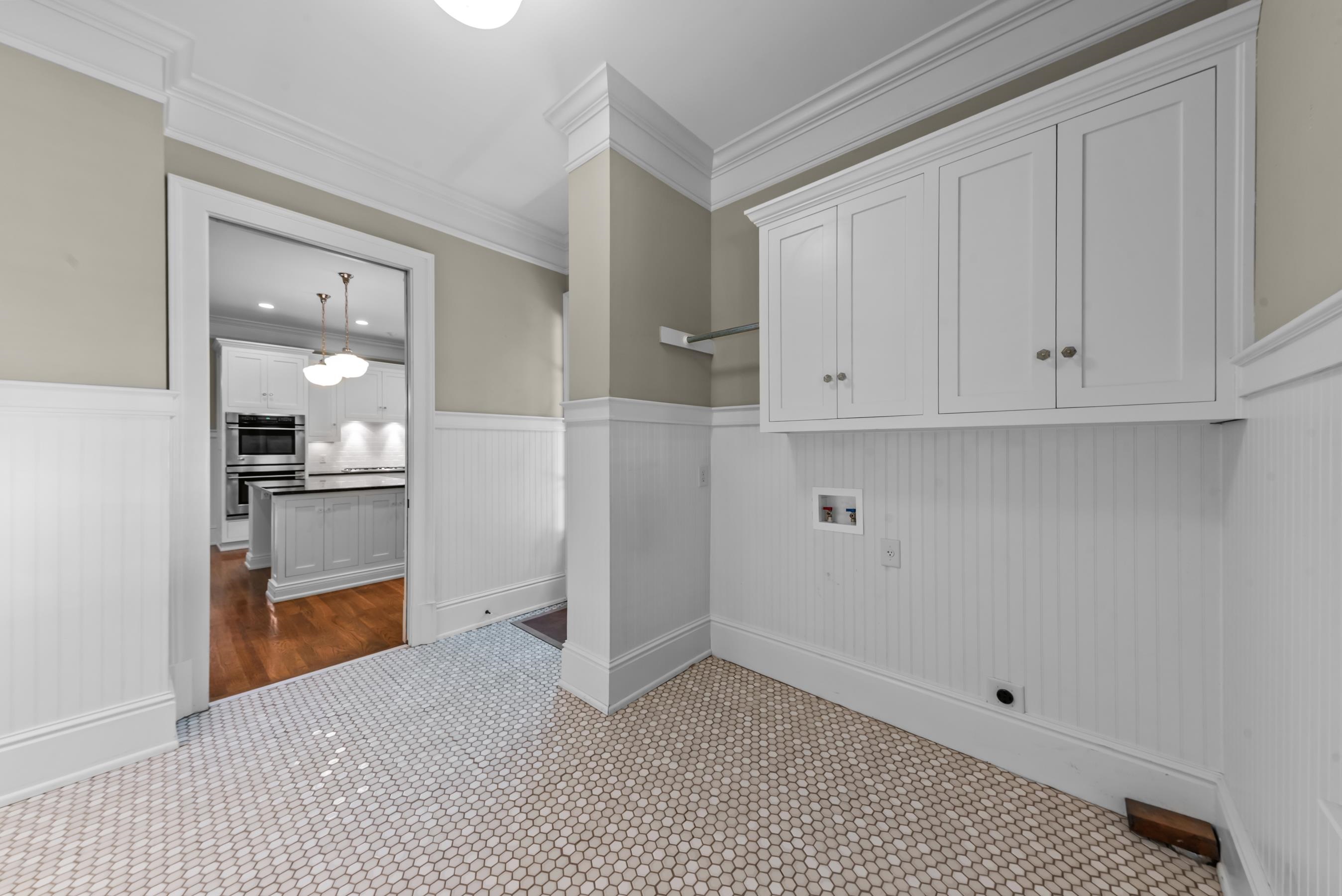 763 Hunter Street Property Photo 29