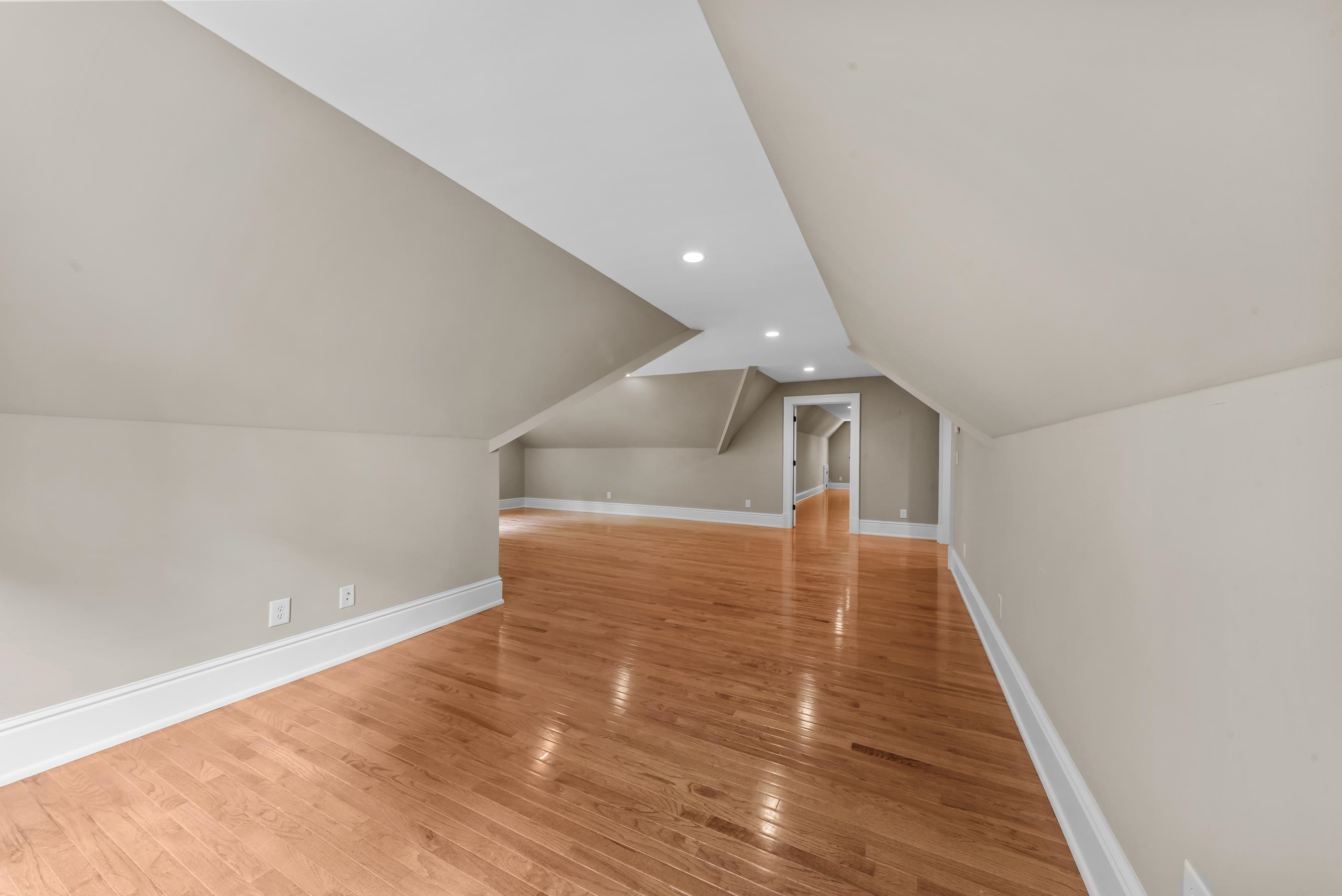 763 Hunter Street Property Photo 41