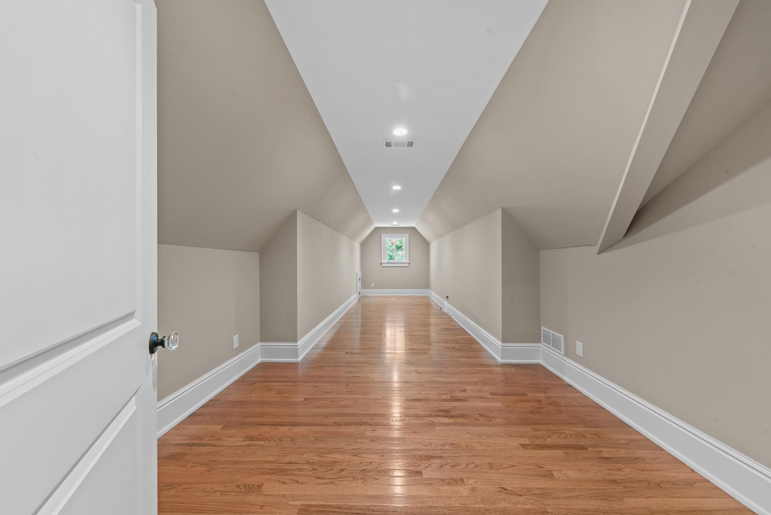 763 Hunter Street Property Photo 42