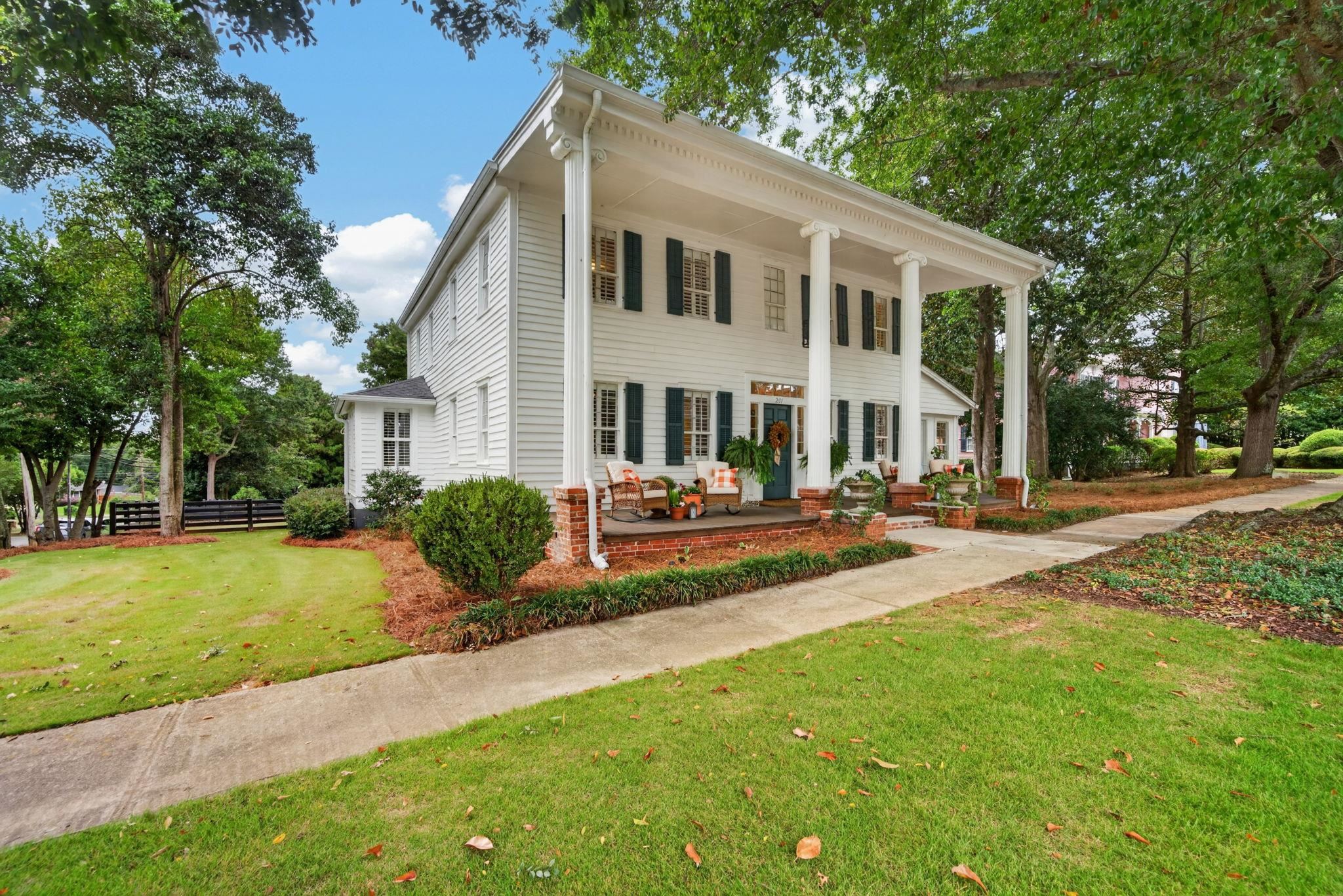201 N Madison Avenue Property Photo 2