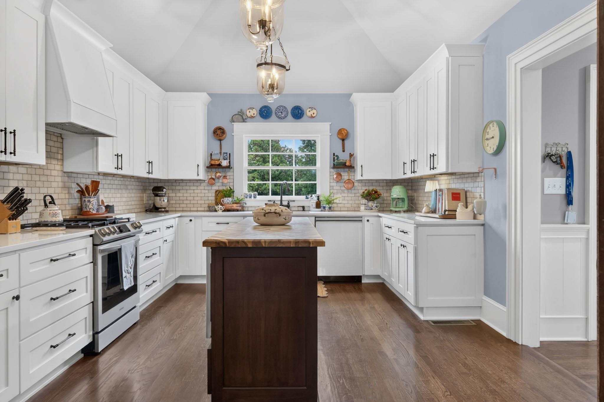201 N Madison Avenue Property Photo 28