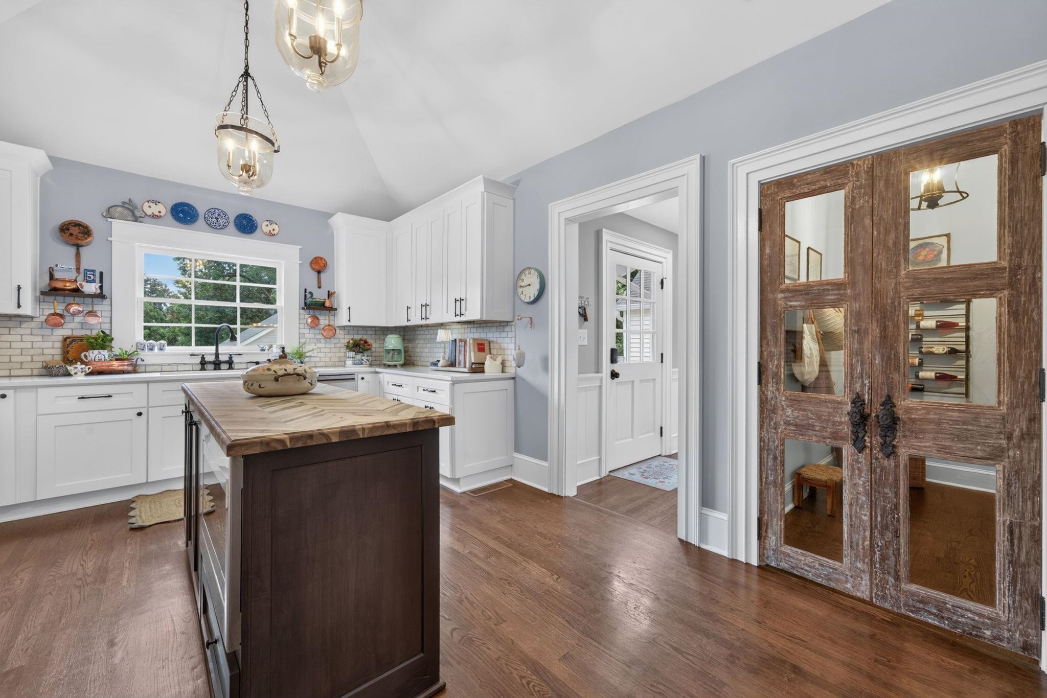 201 N Madison Avenue Property Photo 29