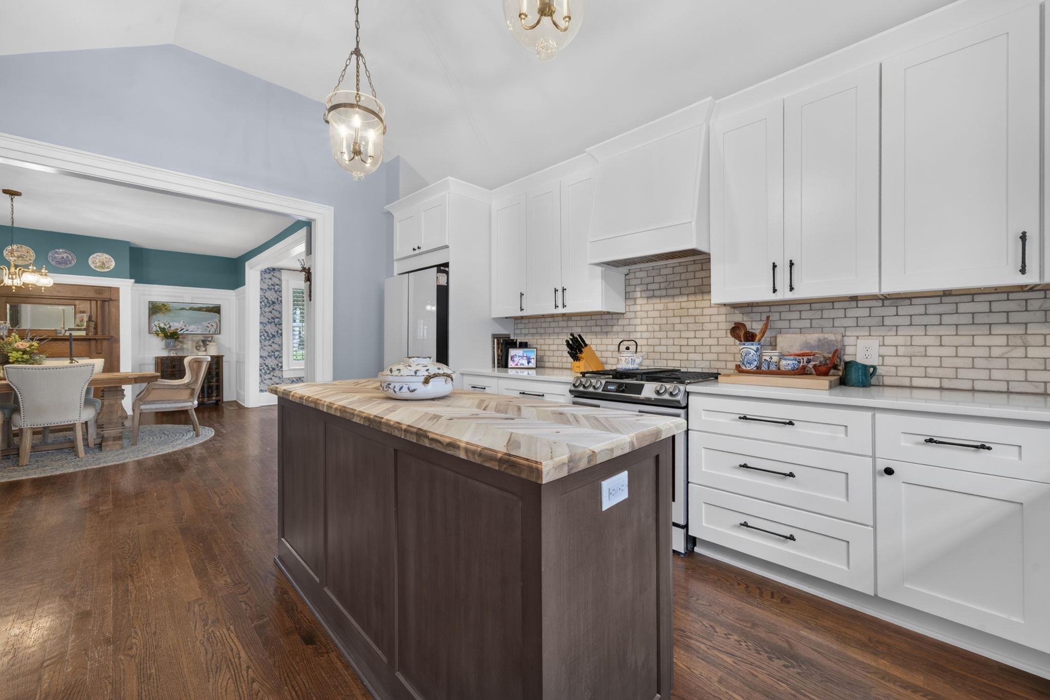 201 N Madison Avenue Property Photo 30