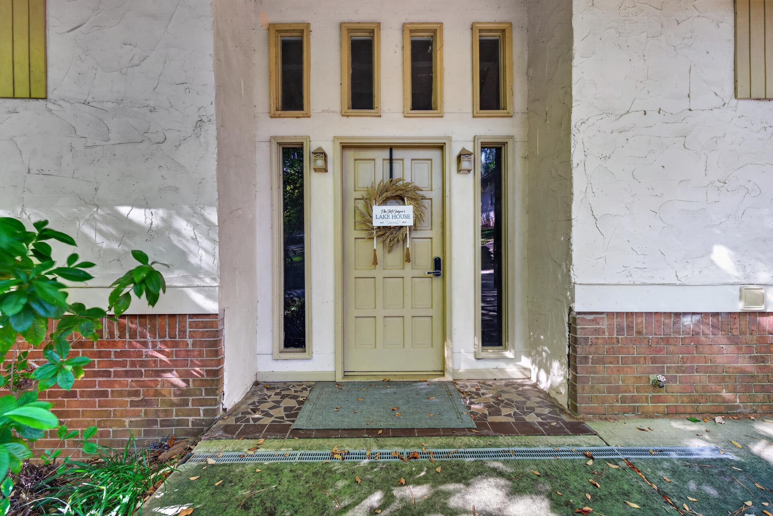 287 Thomas Drive Property Photo 6