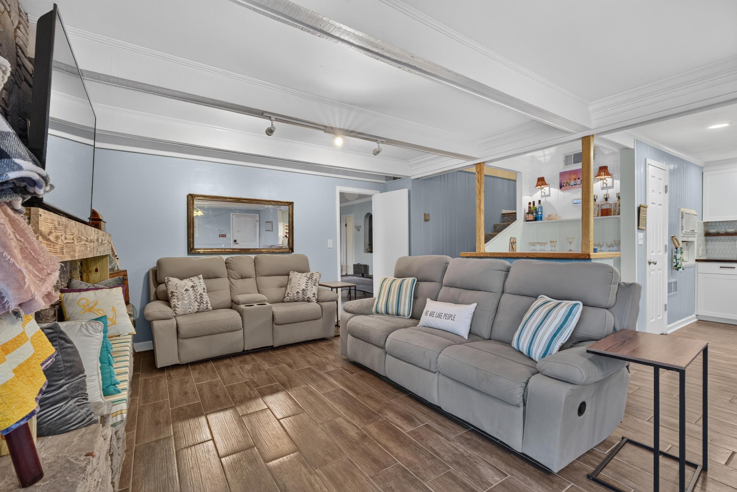 287 Thomas Drive Property Photo 12
