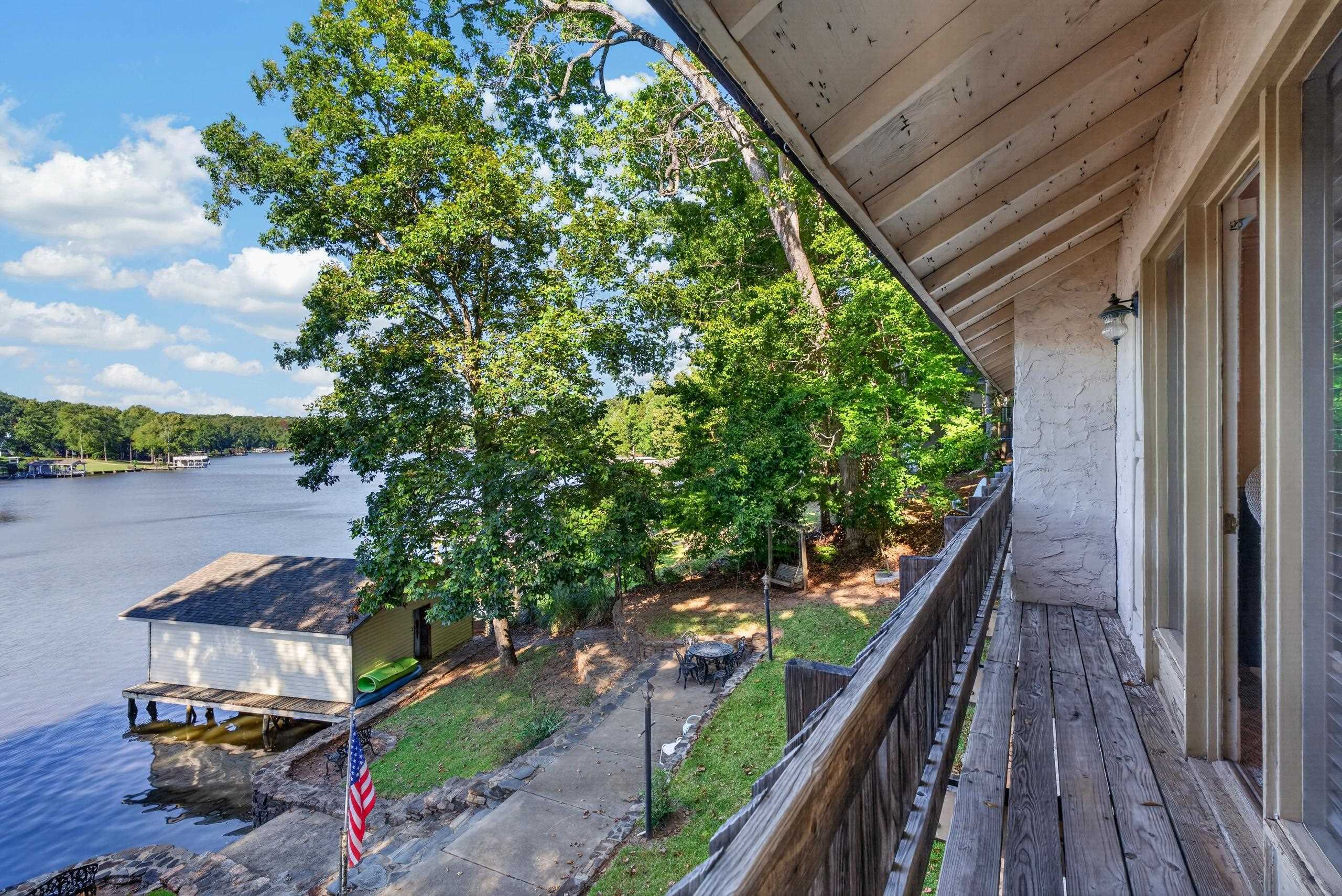 287 Thomas Drive Property Photo 44