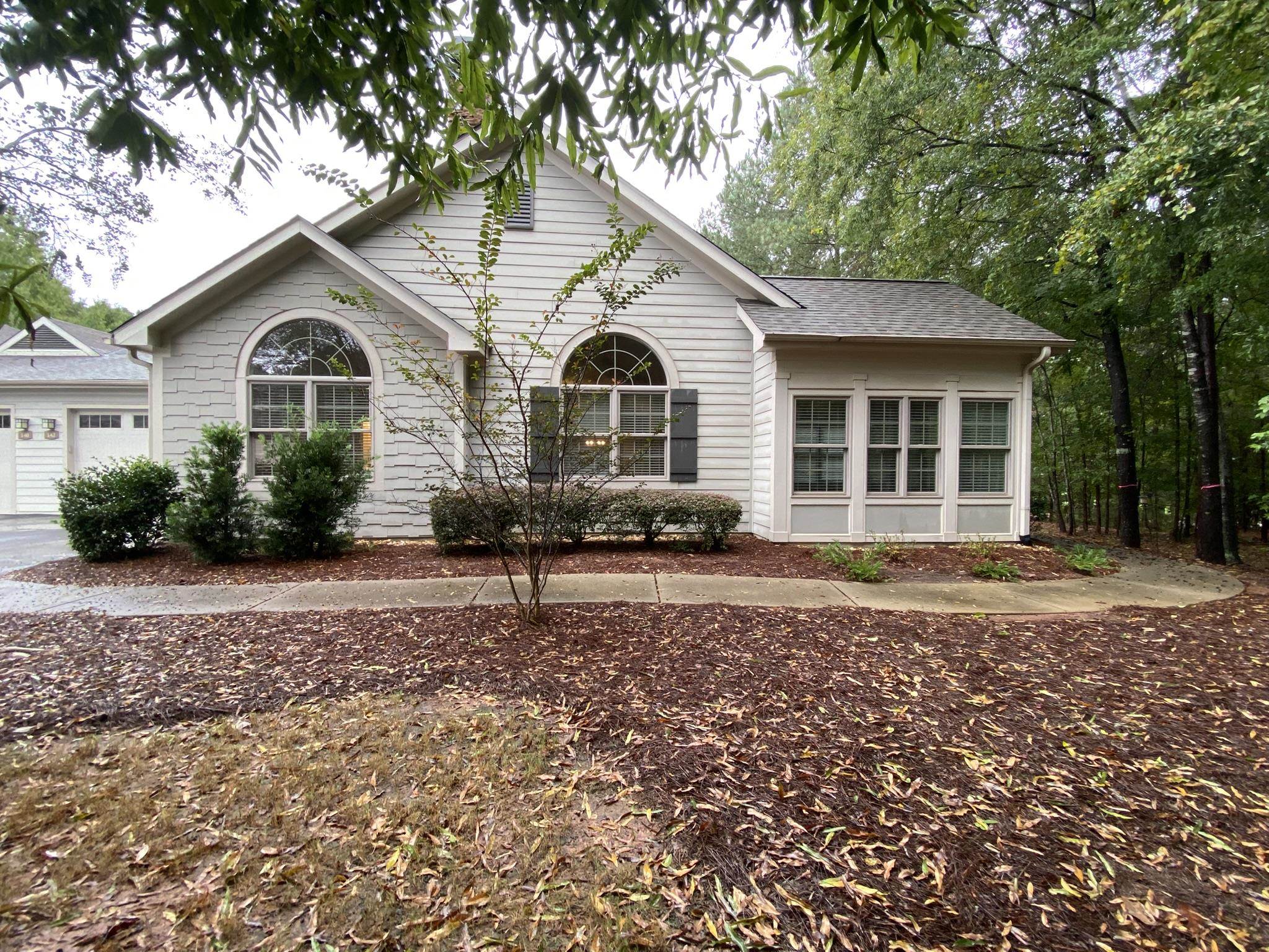 142 Edgewood Court Property Photo 2