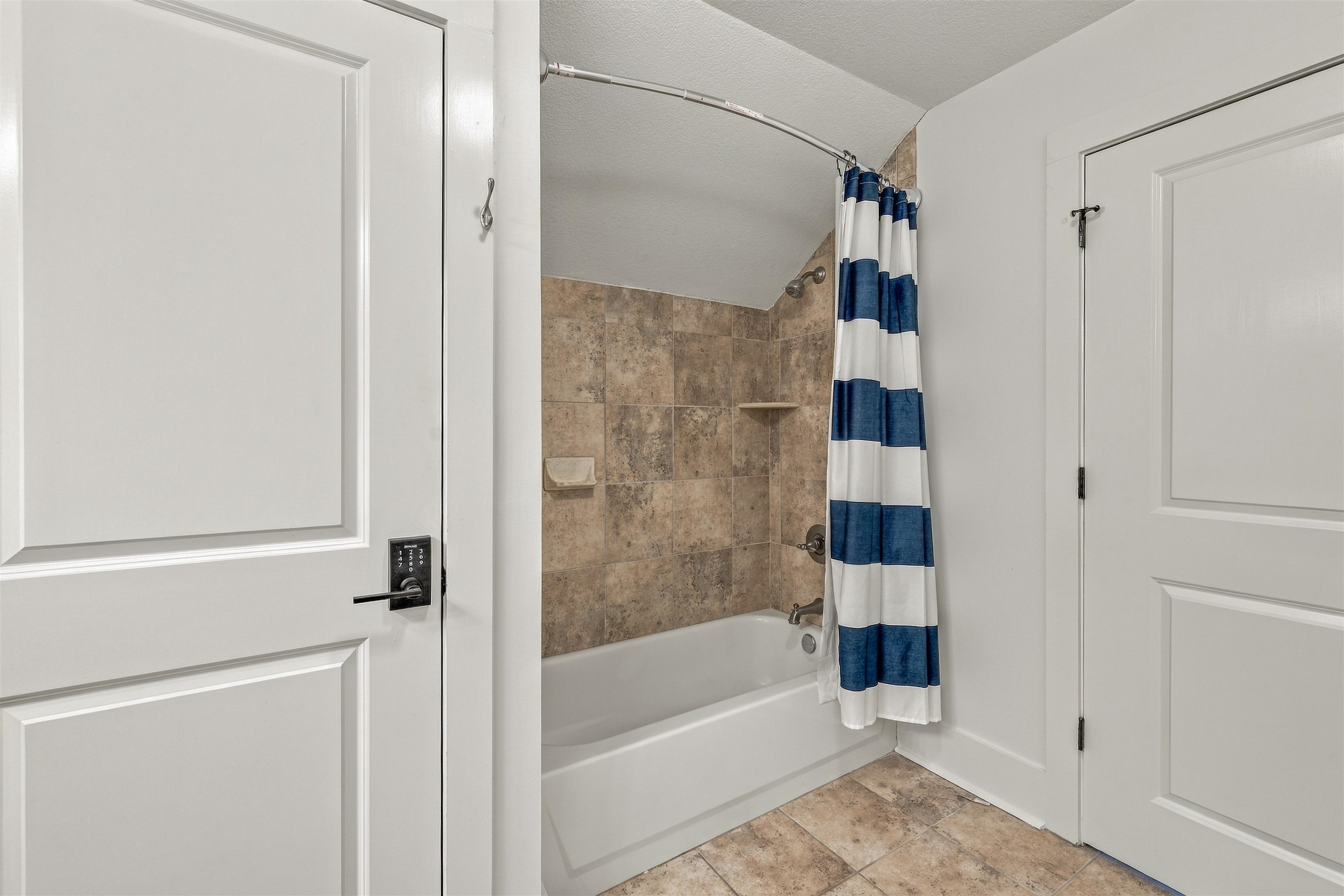 148 Edgewood Court Property Photo 27