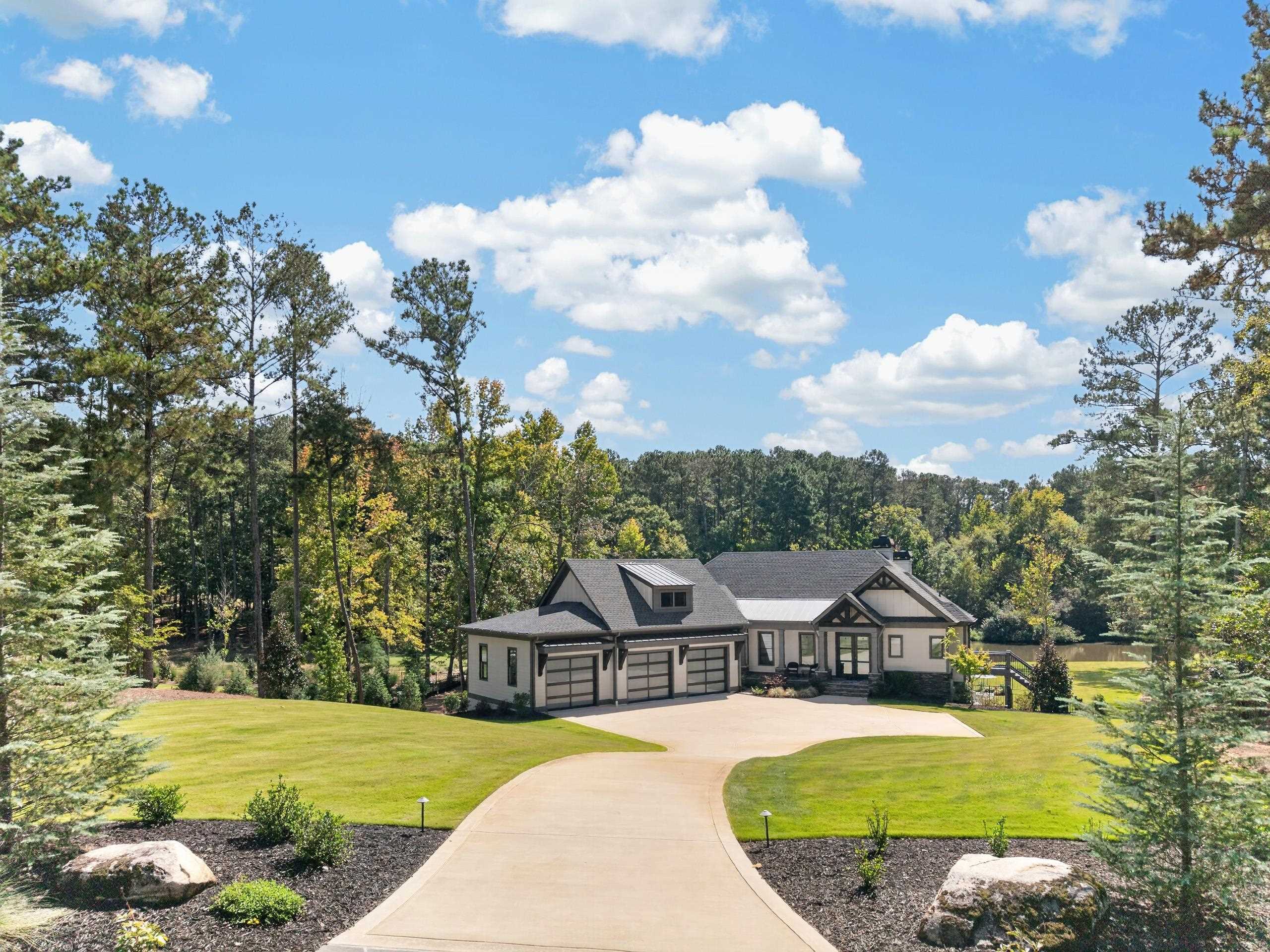 1041 Forrest Highlands Property Photo 2