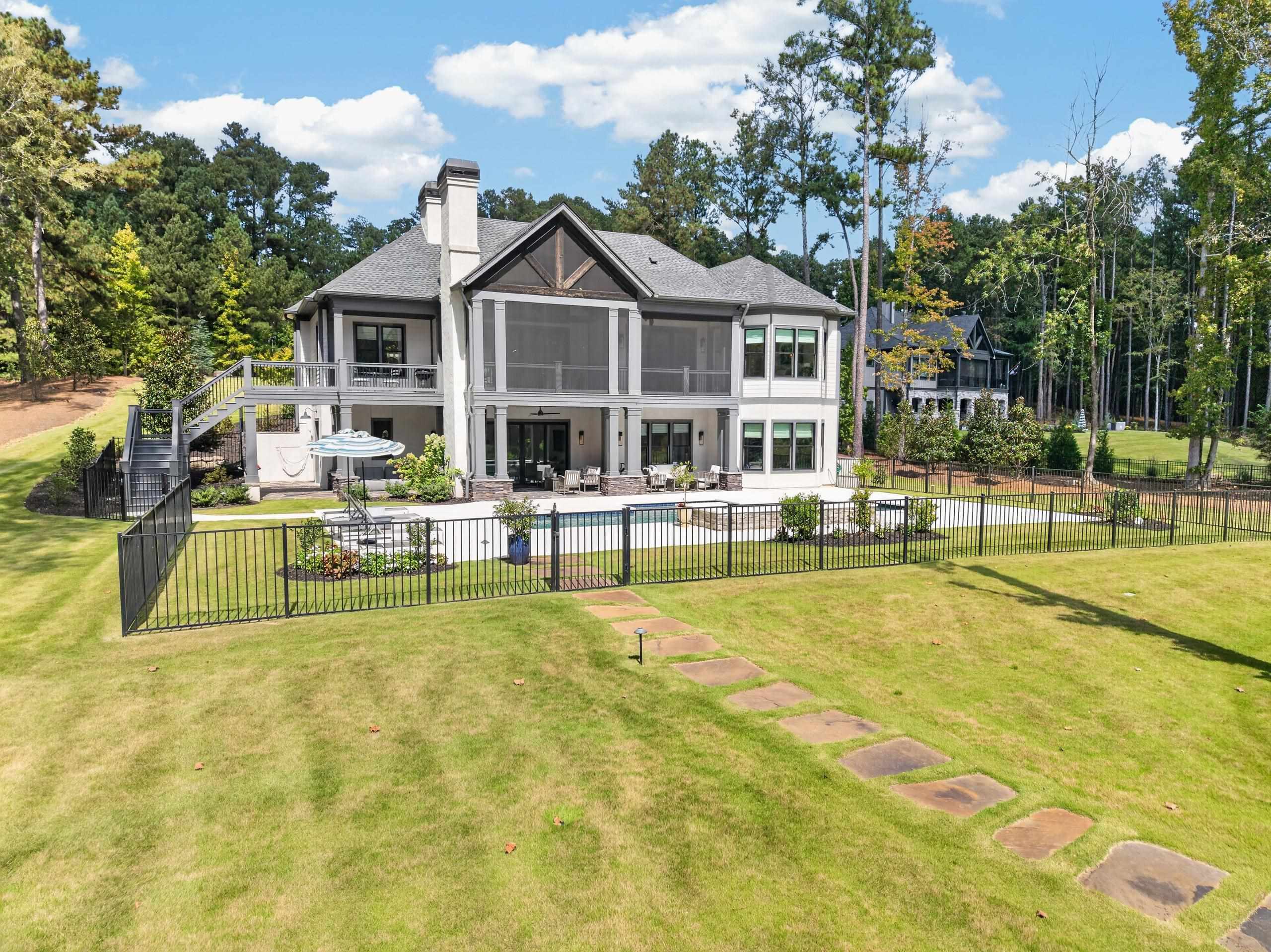 1041 Forrest Highlands Property Photo 9