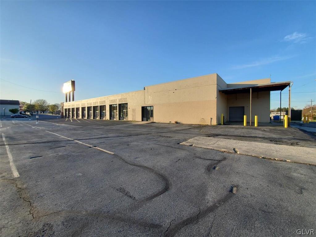 1740 Stefko Boulevard 2 Property Photo 2