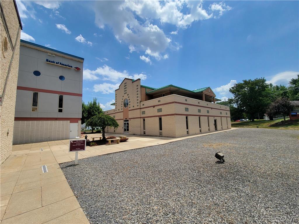 1104 Van Buren Road 2nd Floor Property Photo 1