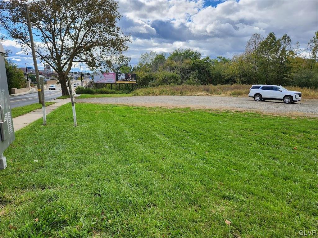 301 Union Boulevard Property Photo 1
