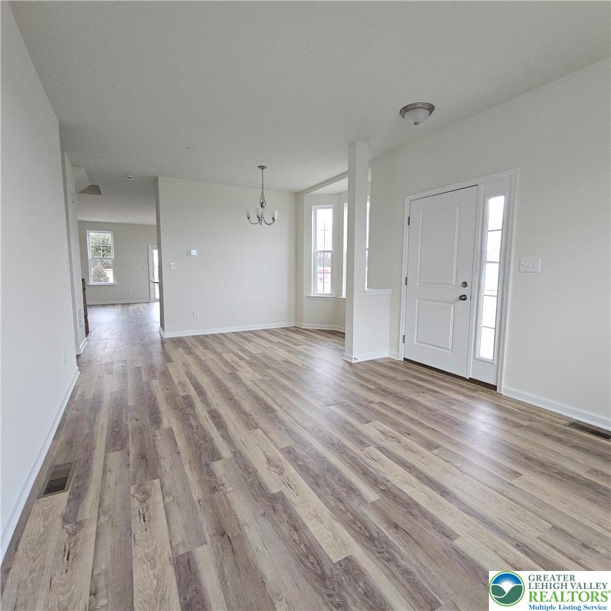 625 Fountain View Circle 10 Property Photo 6