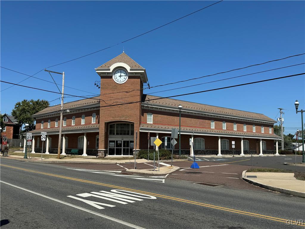 350 Main Street Property Photo 1