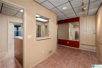1620 Easton Ave Property Photo 9