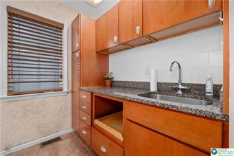 1620 Easton Ave Property Photo 18