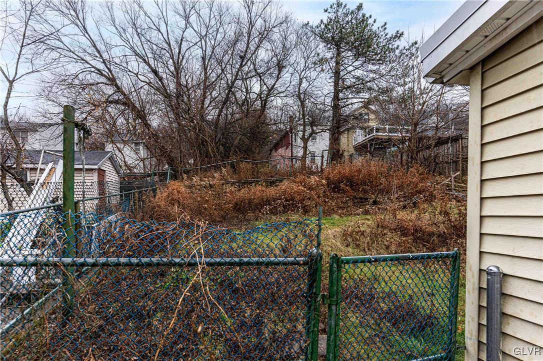 1330 East 6th Street Property Photo 17