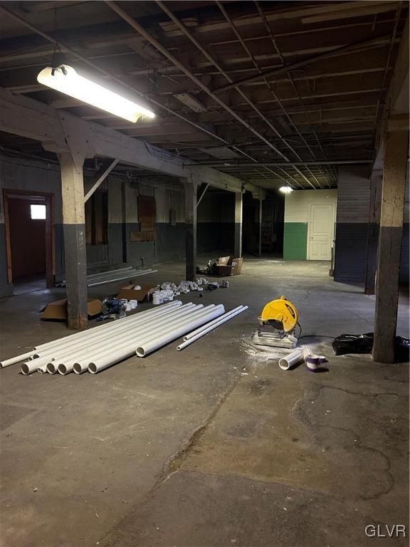 2180 Washington Avenue Property Photo 8