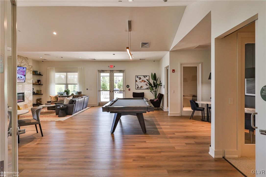 100 Aviv Street Property Photo 14