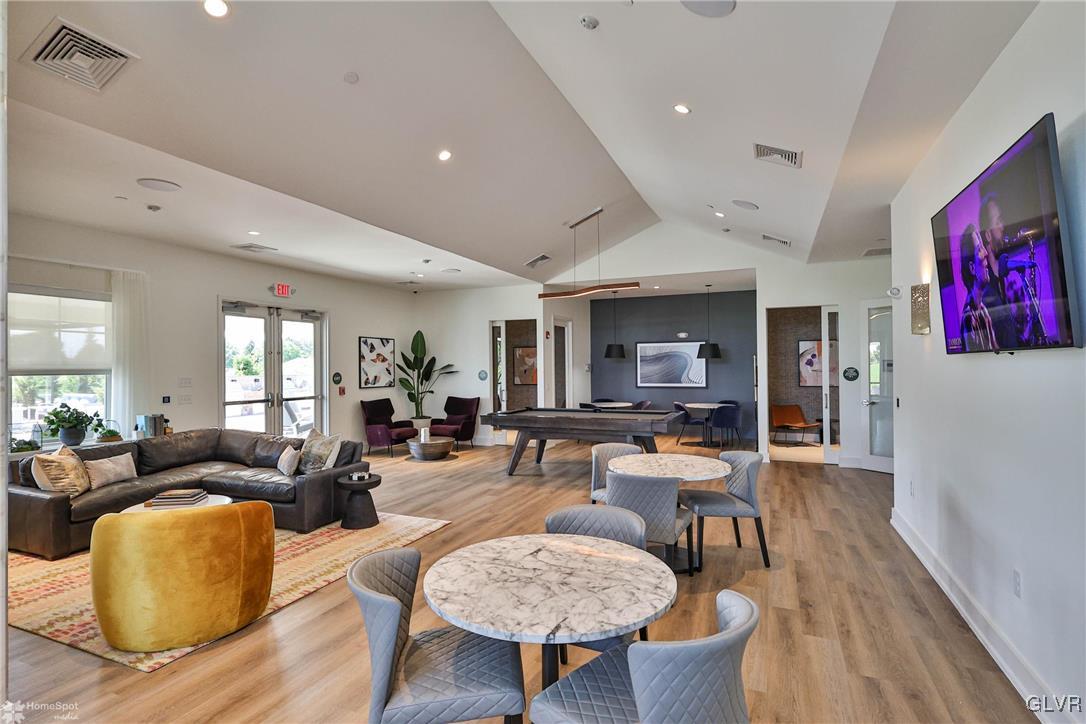100 Aviv Street Property Photo 17