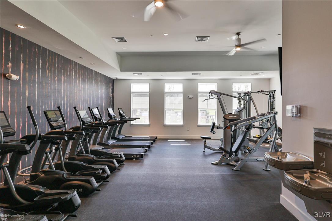 100 Aviv Street Property Photo 21