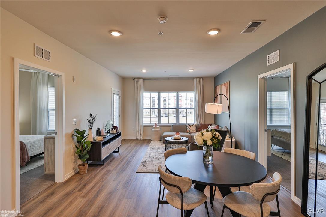 100 Aviv Street Property Photo 28