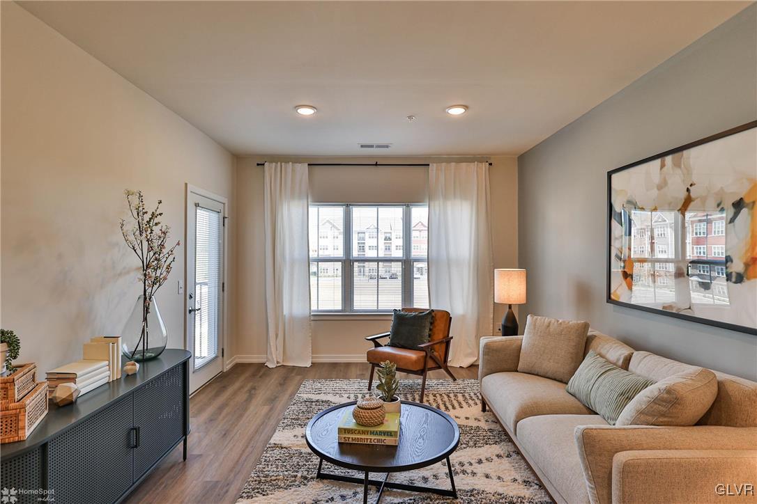 100 Aviv Street Property Photo 42