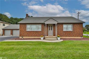 7695 Kernsville Road Property Photo 1